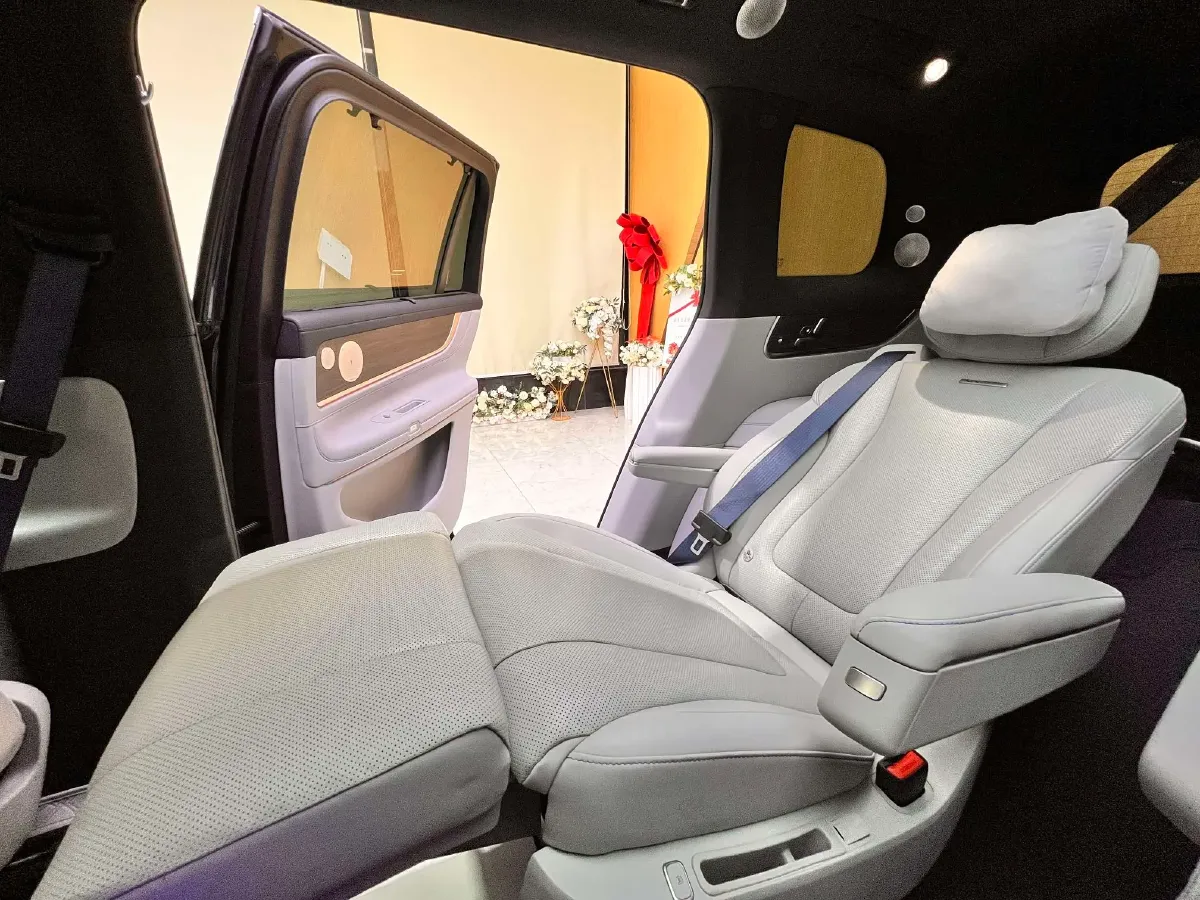 2024 HIMA AITO M9 1.5T 152HP L4 REEV 52KWH,autocango,china used car exporter,china ev exporter,chinese used car exporter,chinese used ev exporter