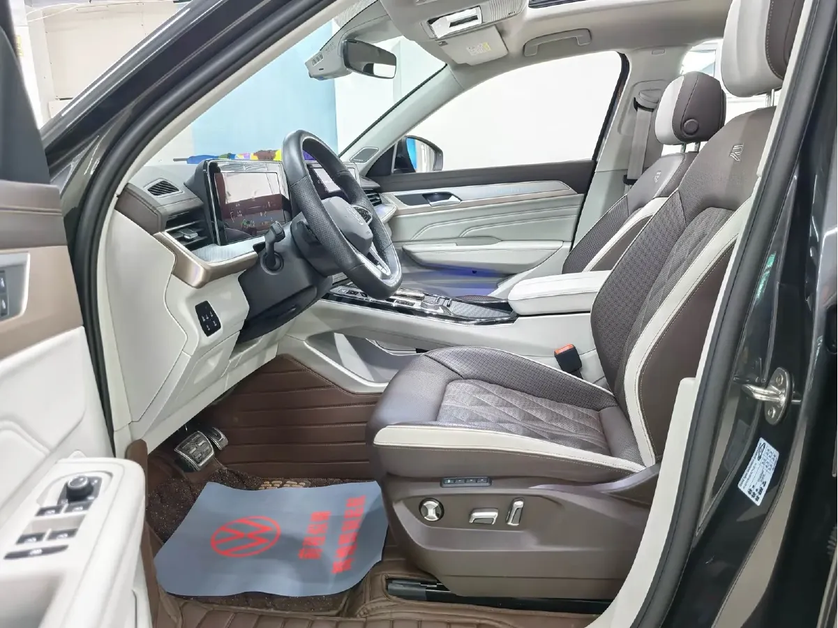 2024 Volkswagen Tavendor 2.0T 220HP L4 7DCT,autocango,china used car exporter,china ev exporter,chinese used car exporter,chinese used ev exporter