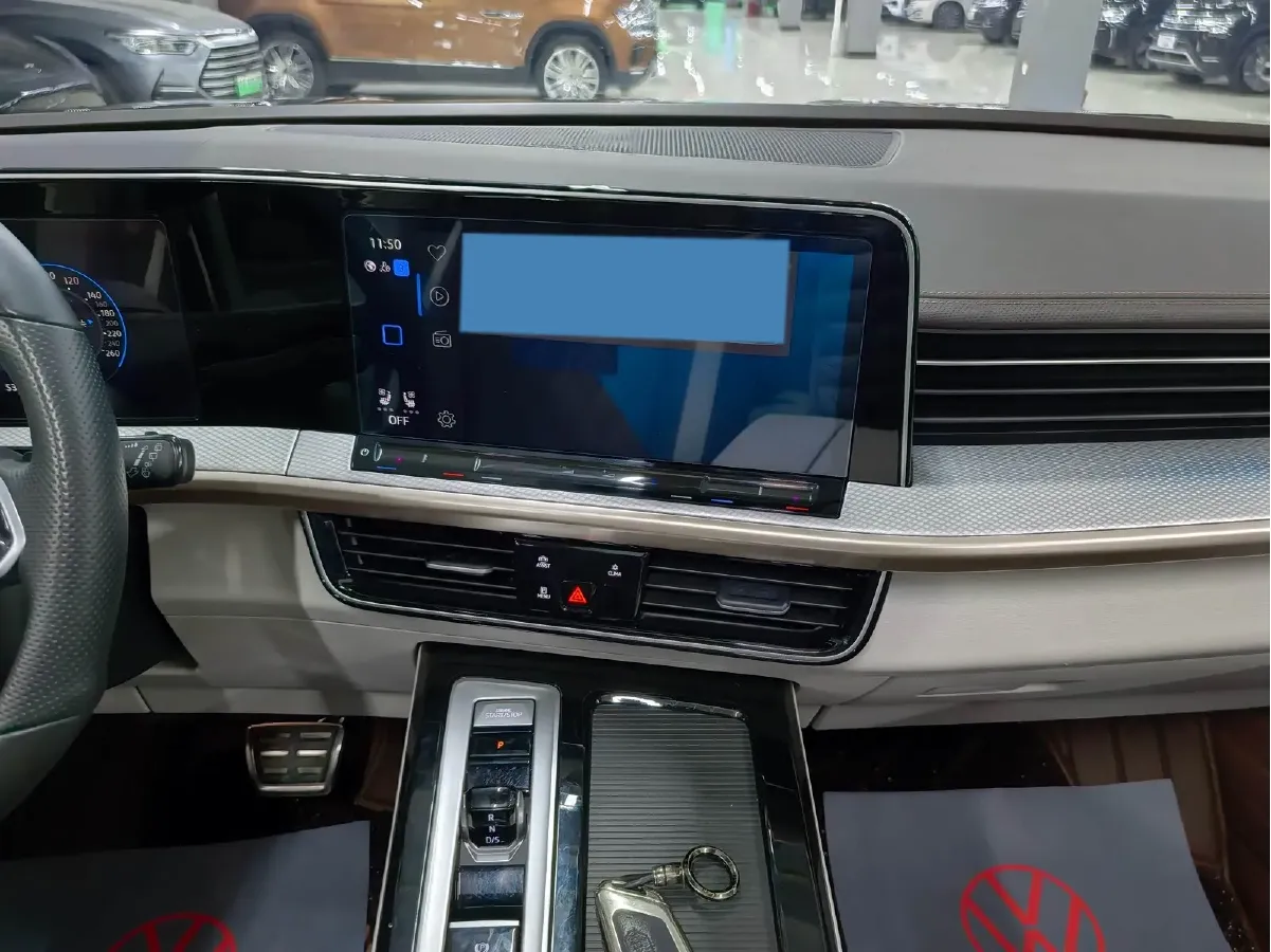 2024 Volkswagen Tavendor 2.0T 220HP L4 7DCT,autocango,china used car exporter,china ev exporter,chinese used car exporter,chinese used ev exporter