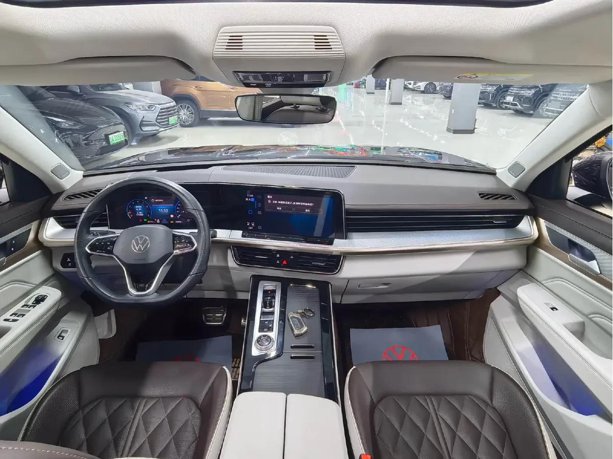 2024 Volkswagen Tavendor 2.0T 220HP L4 7DCT,autocango,china used car exporter,china ev exporter,chinese used car exporter,chinese used ev exporter