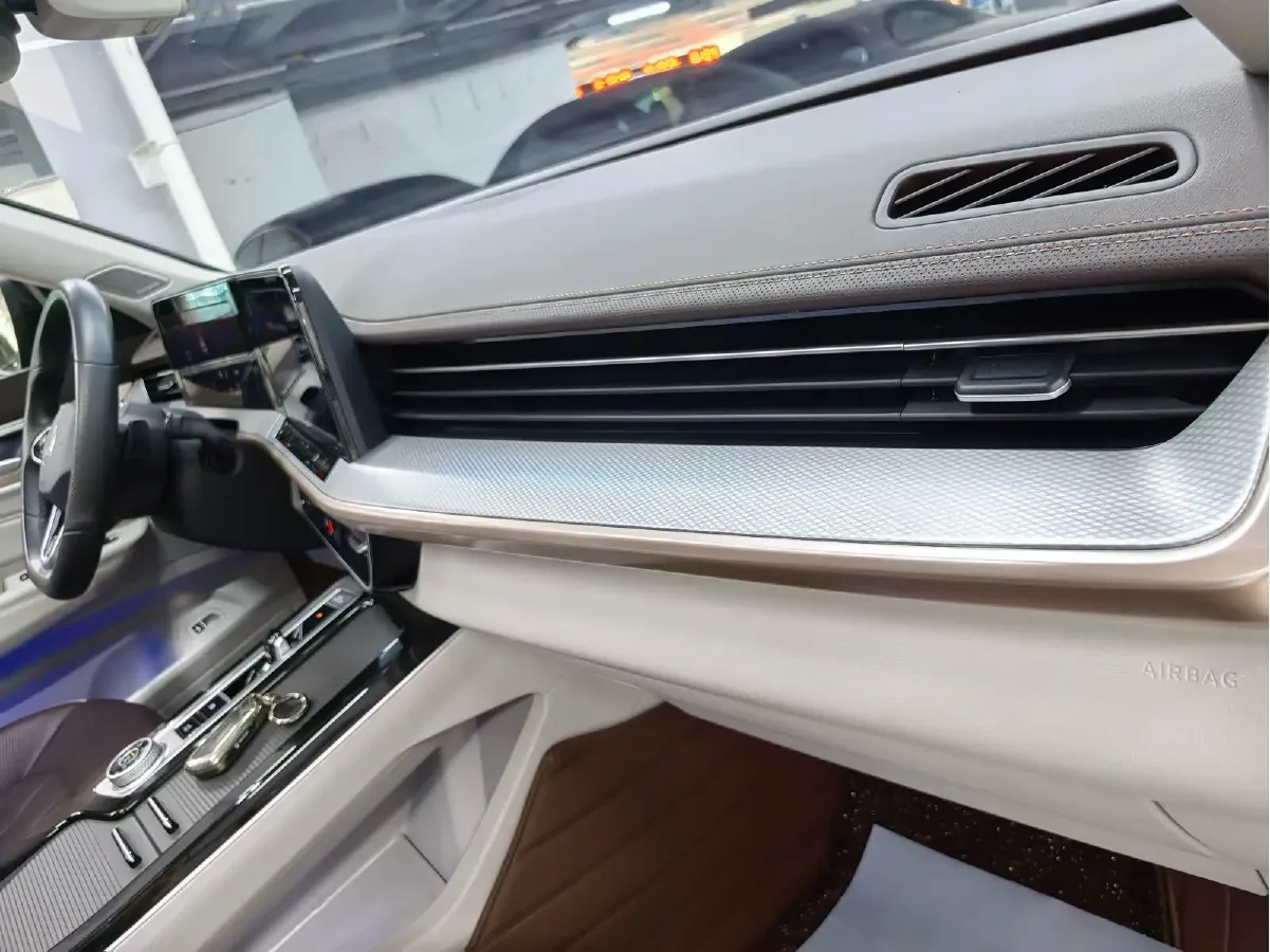 2024 Volkswagen Tavendor 2.0T 220HP L4 7DCT,autocango,china used car exporter,china ev exporter,chinese used car exporter,chinese used ev exporter