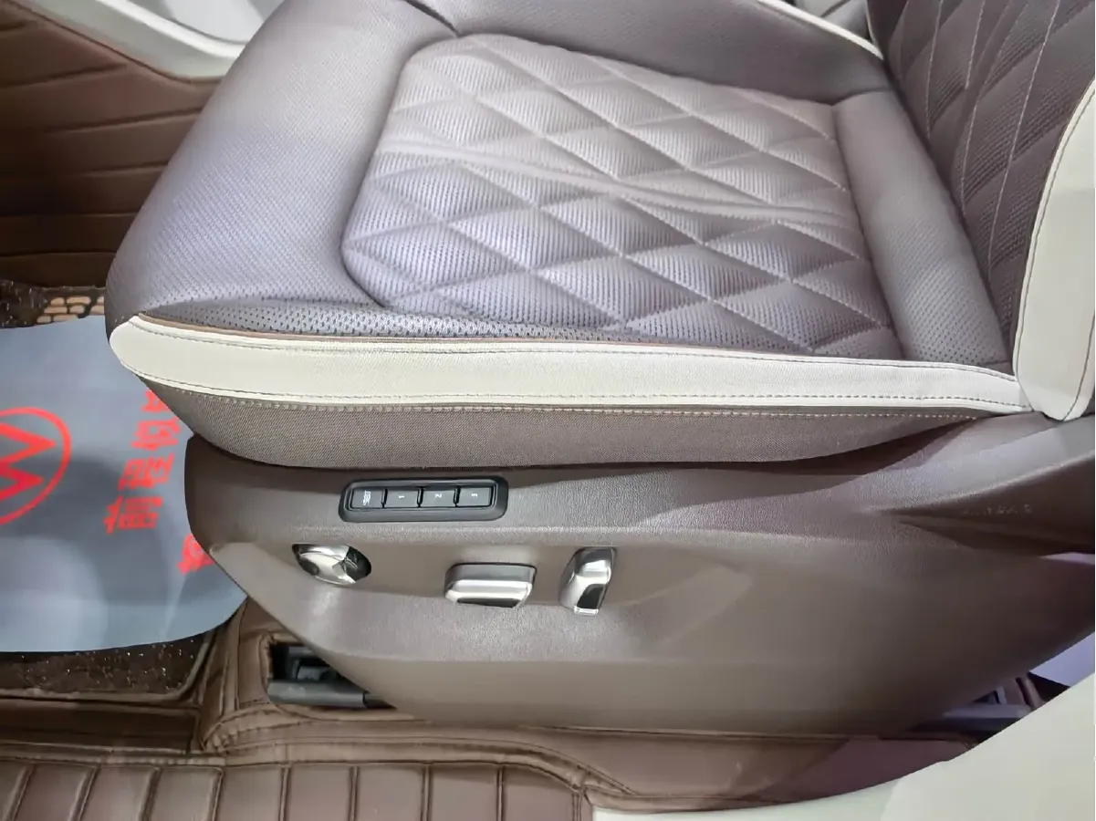 2024 Volkswagen Tavendor 2.0T 220HP L4 7DCT,autocango,china used car exporter,china ev exporter,chinese used car exporter,chinese used ev exporter