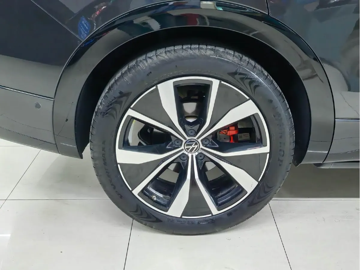 2024 Volkswagen Tavendor 2.0T 220HP L4 7DCT,autocango,china used car exporter,china ev exporter,chinese used car exporter,chinese used ev exporter