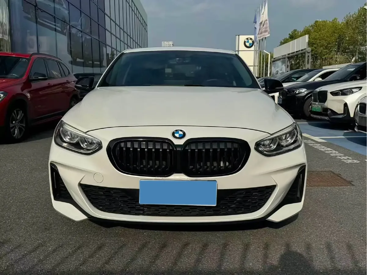 2021 BMW 1 Series 2.0T 192HP L4 7DCT,autocango,china used car exporter,china ev exporter,chinese used car exporter,chinese used ev exporter