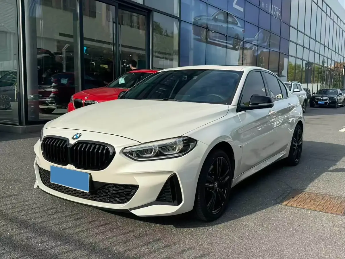 2021 BMW 1 Series 2.0T 192HP L4 7DCT