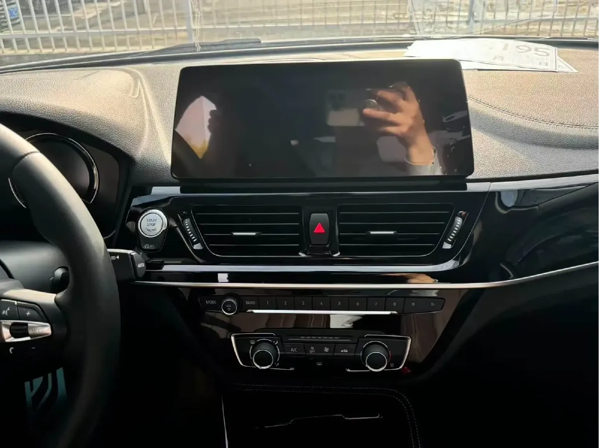 2021 BMW 1 Series 2.0T 192HP L4 7DCT,autocango,china used car exporter,china ev exporter,chinese used car exporter,chinese used ev exporter