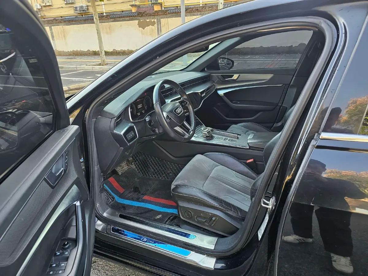 2019 Audi A6L 2.0T 224HP L4 7DCT,autocango,china used car exporter,china ev exporter,chinese used car exporter,chinese used ev exporter