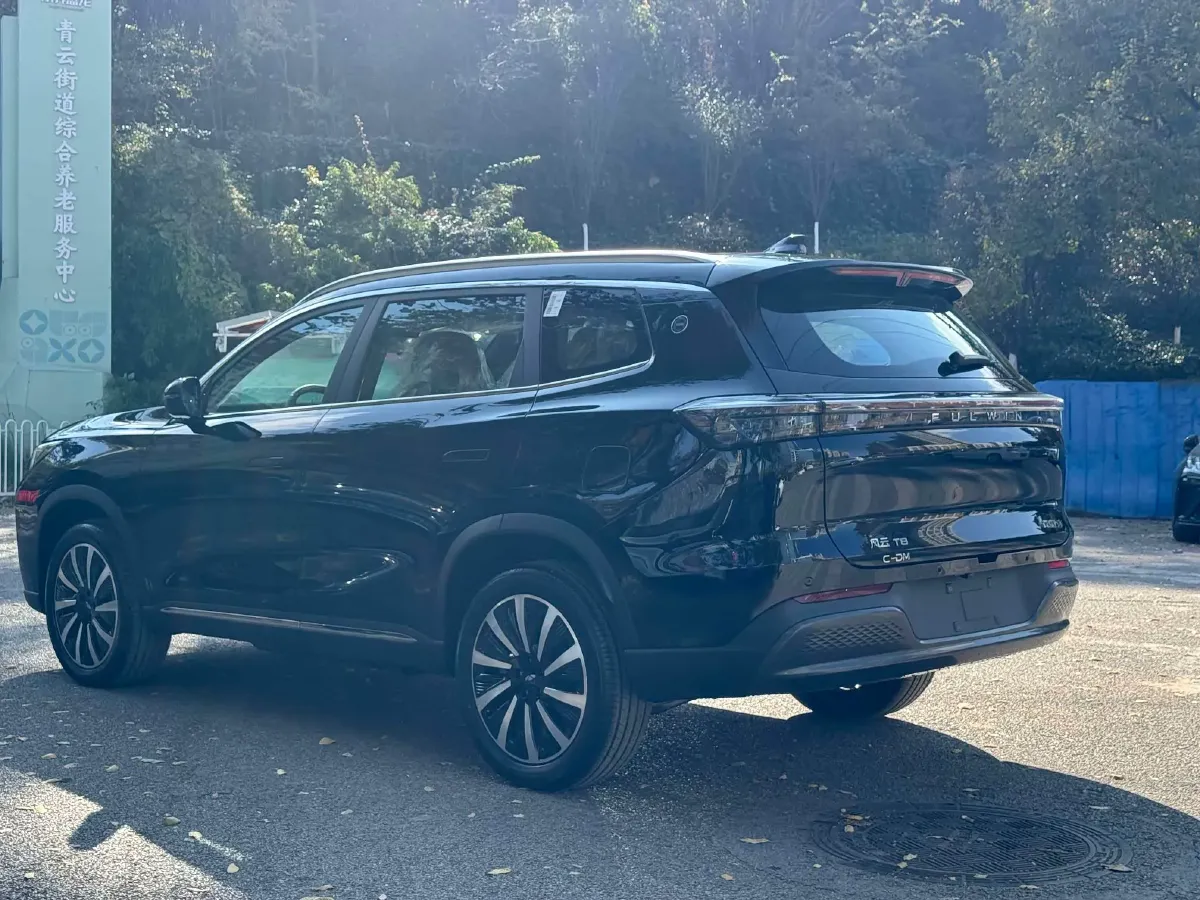 2025 Fulwin FulwinT8 1.5T 156HP L4 1DHT PHEV 18.67KWH,autocango,china used car exporter,china ev exporter,chinese used car exporter,chinese used ev exporter