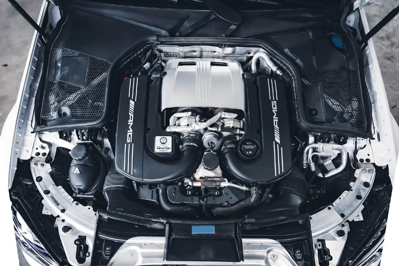 2016 Mercedes-Benz C AMG 4.0T 510HP V8 7AT,autocango,china used car exporter,china ev exporter,chinese used car exporter,chinese used ev exporter