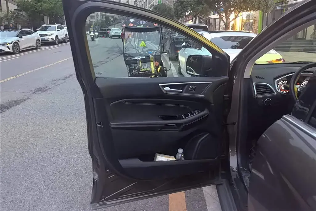 2016 Ford Edge 2.0T 245HP L4 6AT,autocango,china used car exporter,china ev exporter,chinese used car exporter,chinese used ev exporter