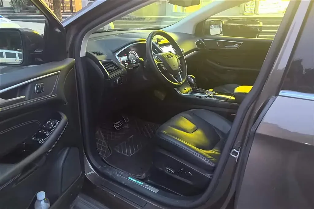 2016 Ford Edge 2.0T 245HP L4 6AT,autocango,china used car exporter,china ev exporter,chinese used car exporter,chinese used ev exporter