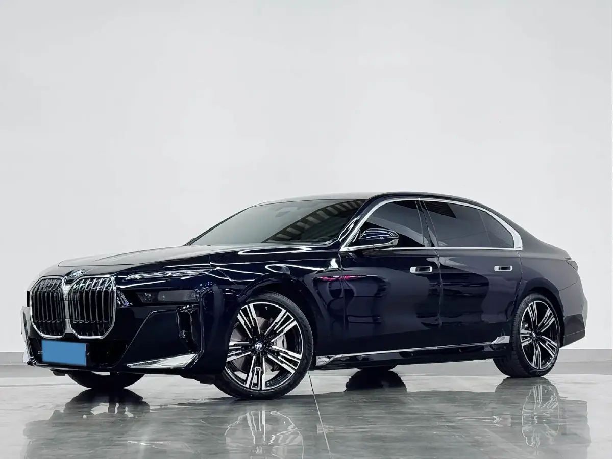 2023 BMW 7 Series 3.0T 381HP L6 8AT