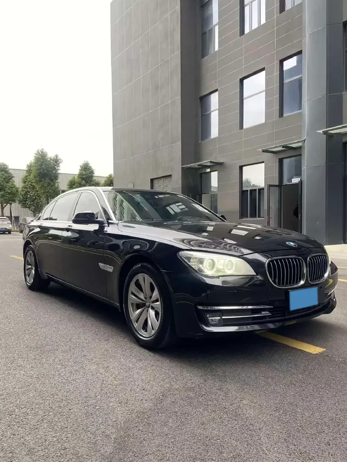2013 BMW 7 Series 3.0L 258HP L6 8AT,autocango,china used car exporter,china ev exporter,chinese used car exporter,chinese used ev exporter