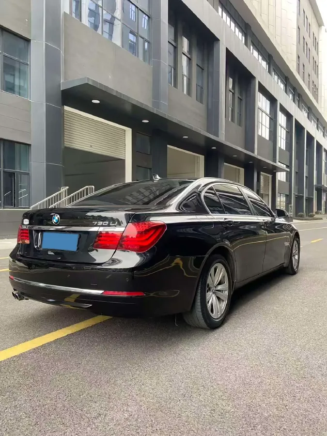 2013 BMW 7 Series 3.0L 258HP L6 8AT,autocango,china used car exporter,china ev exporter,chinese used car exporter,chinese used ev exporter