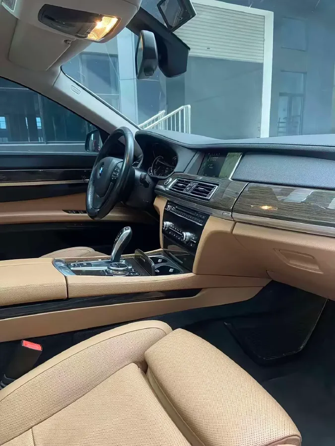 2013 BMW 7 Series 3.0L 258HP L6 8AT,autocango,china used car exporter,china ev exporter,chinese used car exporter,chinese used ev exporter