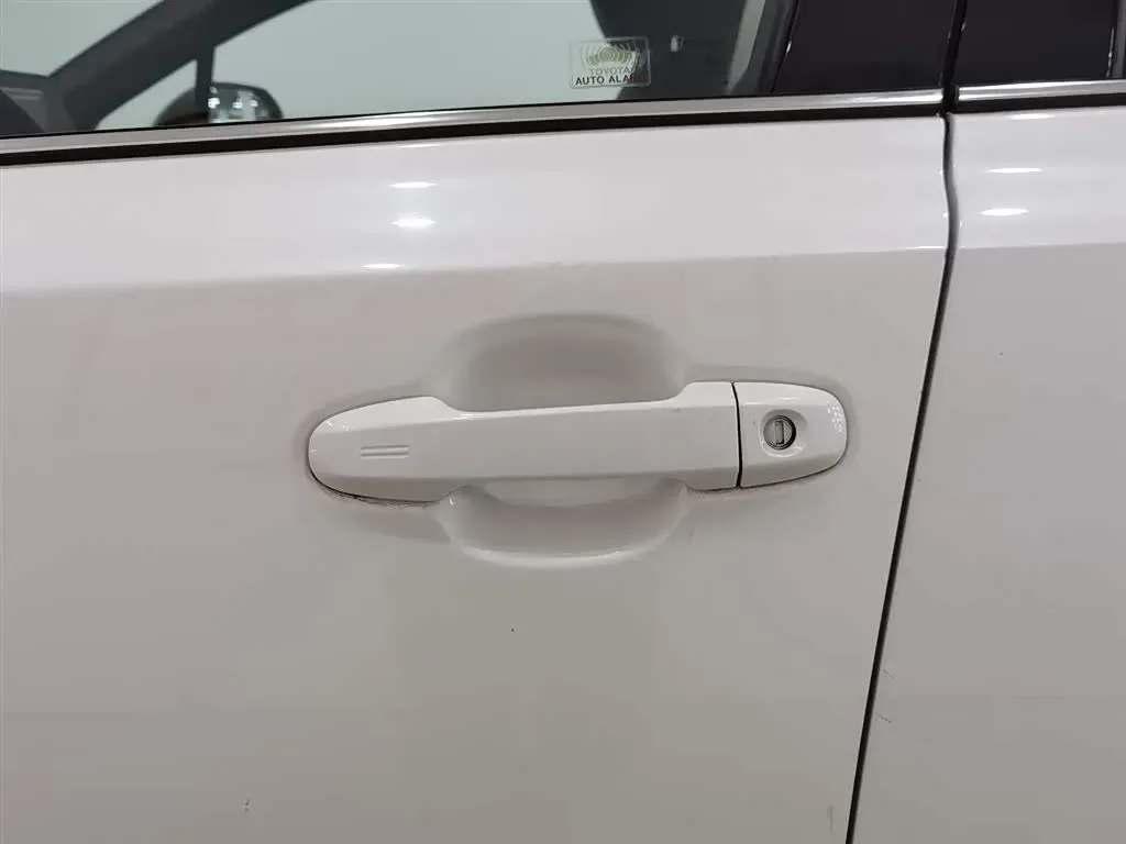 2018 Toyota C-HR 2.0L 171HP L4 CVT,autocango,china used car exporter,china ev exporter,chinese used car exporter,chinese used ev exporter