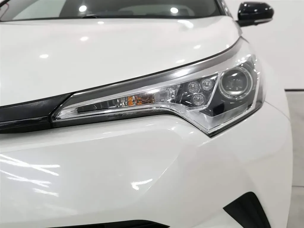 2018 Toyota C-HR 2.0L 171HP L4 CVT,autocango,china used car exporter,china ev exporter,chinese used car exporter,chinese used ev exporter