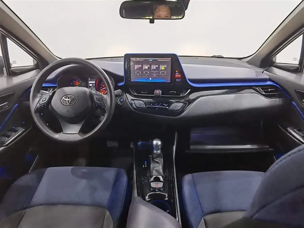 2018 Toyota C-HR 2.0L 171HP L4 CVT,autocango,china used car exporter,china ev exporter,chinese used car exporter,chinese used ev exporter