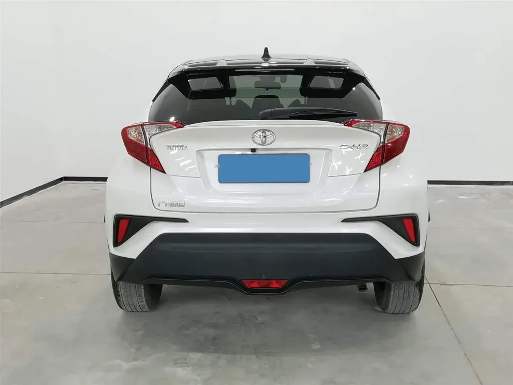 2018 Toyota C-HR 2.0L 171HP L4 CVT,autocango,china used car exporter,china ev exporter,chinese used car exporter,chinese used ev exporter