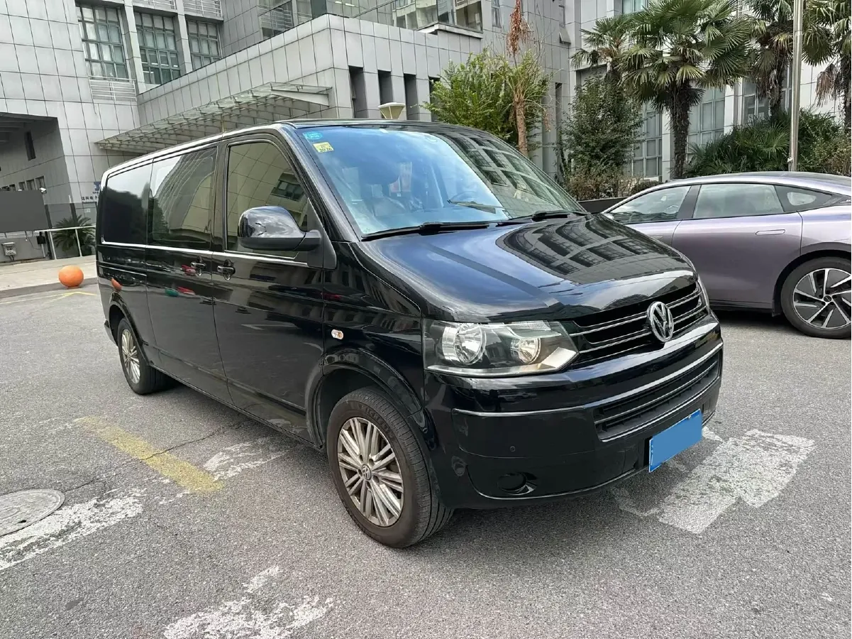 2015 Volkswagen Caravelle 2.0T 204HP L4 7DCT,autocango,china used car exporter,china ev exporter,chinese used car exporter,chinese used ev exporter