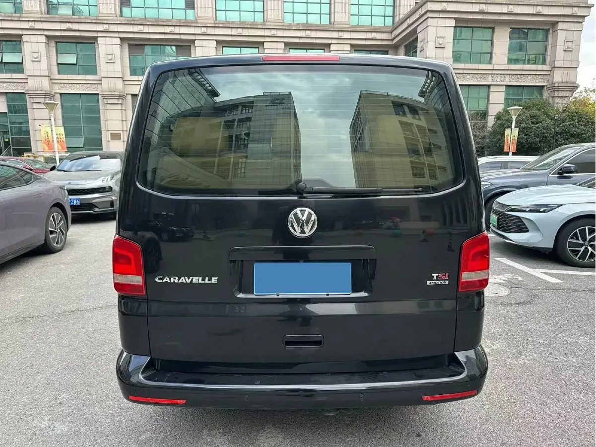2015 Volkswagen Caravelle 2.0T 204HP L4 7DCT,autocango,china used car exporter,china ev exporter,chinese used car exporter,chinese used ev exporter