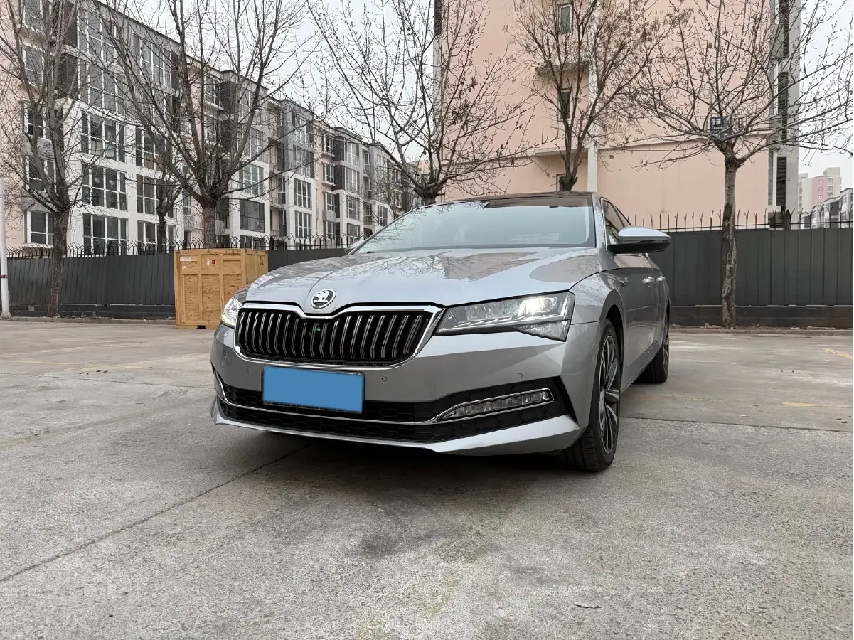 2019 Skoda Superb 2.0T 186HP L4 7DCT