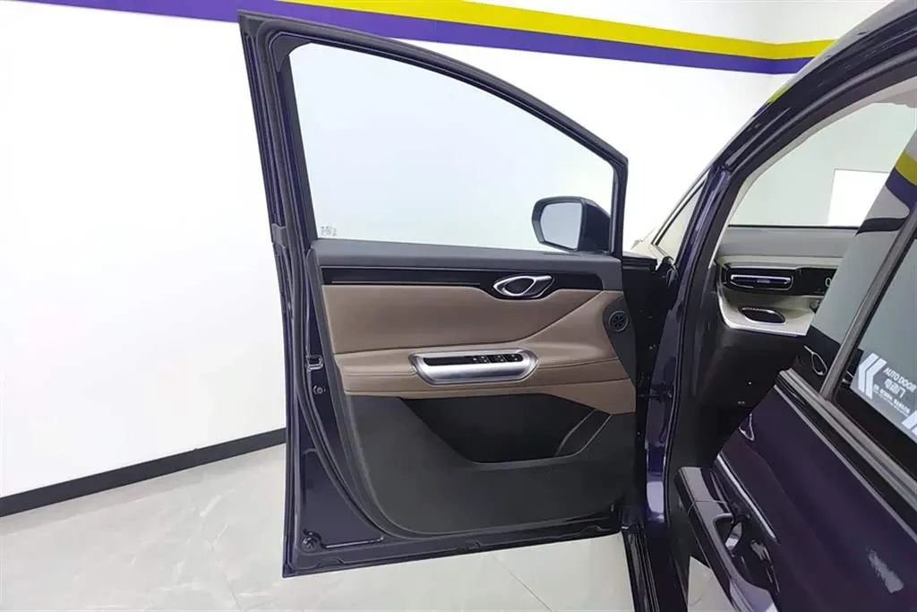 2024 GAC Trumpchi E8 2.0L 140HP L4 2DHT PHEV 25.57KWH,autocango,china used car exporter,china ev exporter,chinese used car exporter,chinese used ev exporter