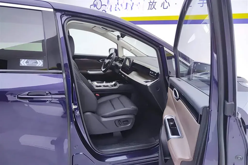 2024 GAC Trumpchi E8 2.0L 140HP L4 2DHT PHEV 25.57KWH,autocango,china used car exporter,china ev exporter,chinese used car exporter,chinese used ev exporter