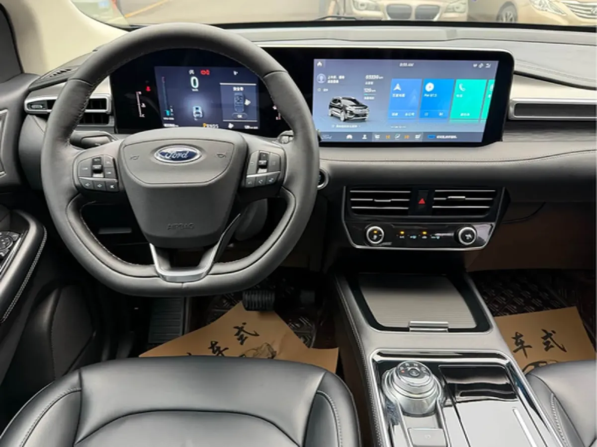 2022 Ford Edge 2.0T 245HP L4 8AT,autocango,china used car exporter,china ev exporter,chinese used car exporter,chinese used ev exporter