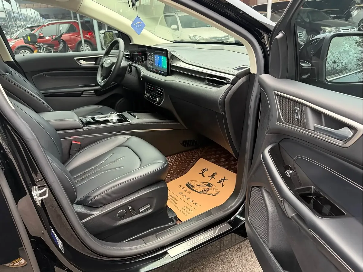 2022 Ford Edge 2.0T 245HP L4 8AT,autocango,china used car exporter,china ev exporter,chinese used car exporter,chinese used ev exporter