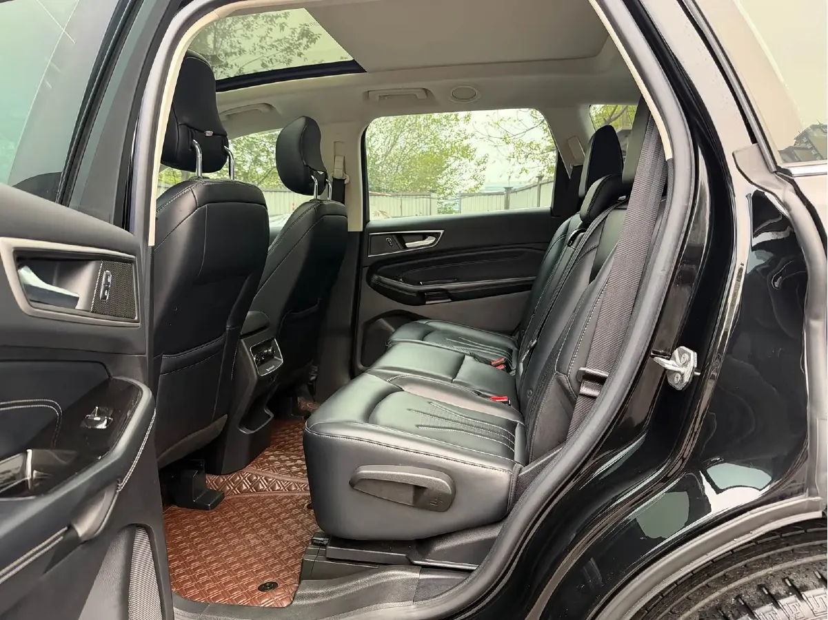2022 Ford Edge 2.0T 245HP L4 8AT,autocango,china used car exporter,china ev exporter,chinese used car exporter,chinese used ev exporter