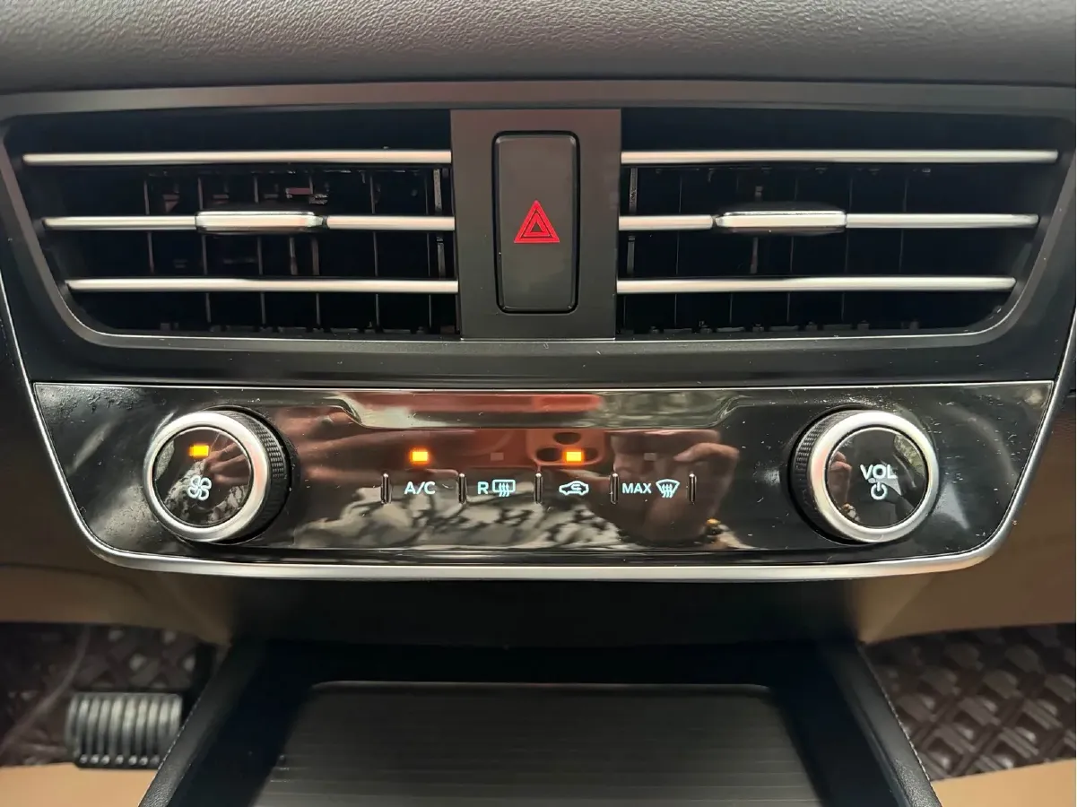 2022 Ford Edge 2.0T 245HP L4 8AT,autocango,china used car exporter,china ev exporter,chinese used car exporter,chinese used ev exporter