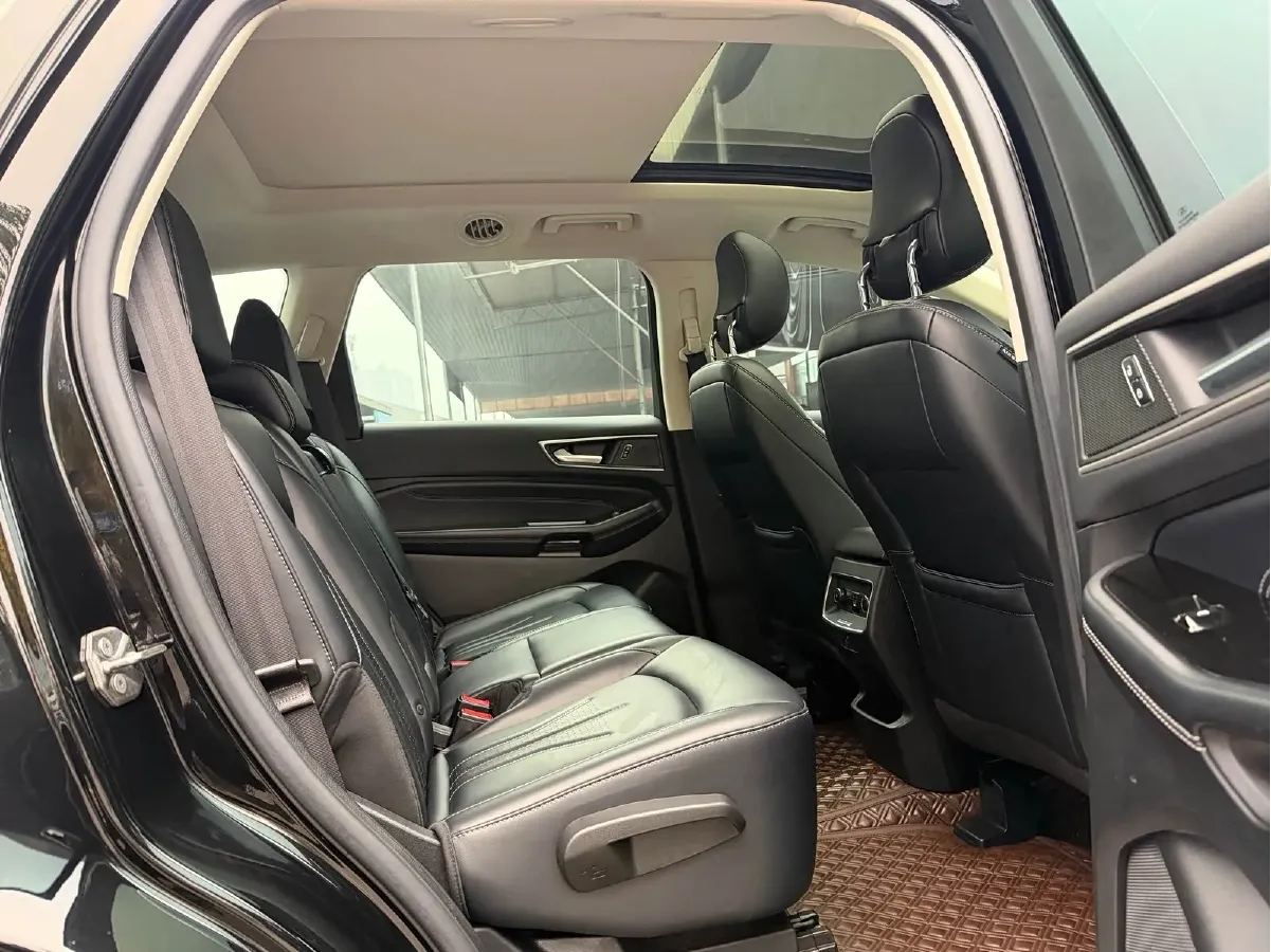 2022 Ford Edge 2.0T 245HP L4 8AT,autocango,china used car exporter,china ev exporter,chinese used car exporter,chinese used ev exporter