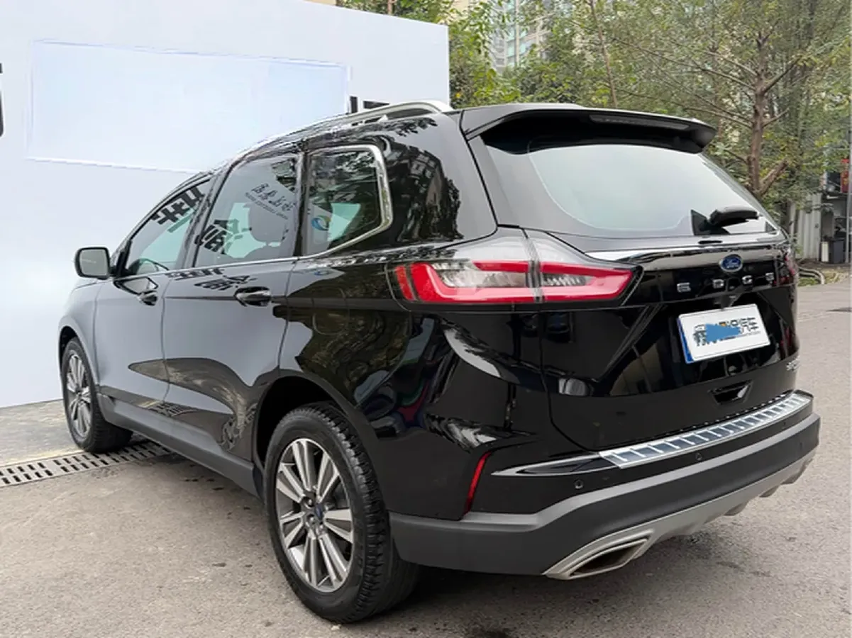2022 Ford Edge 2.0T 245HP L4 8AT,autocango,china used car exporter,china ev exporter,chinese used car exporter,chinese used ev exporter