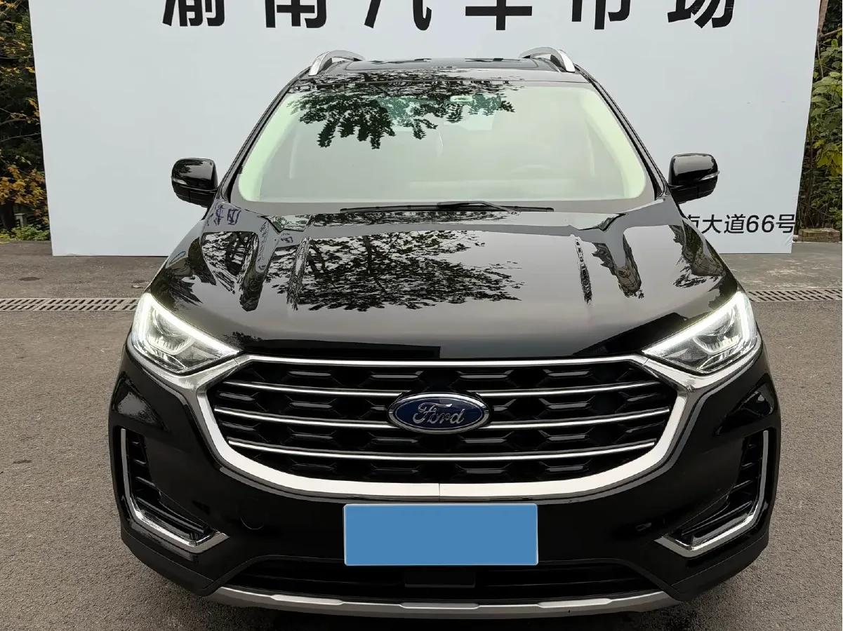 2022 Ford Edge 2.0T 245HP L4 8AT,autocango,china used car exporter,china ev exporter,chinese used car exporter,chinese used ev exporter