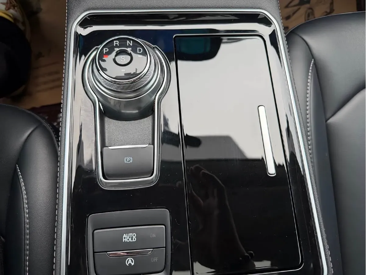 2022 Ford Edge 2.0T 245HP L4 8AT,autocango,china used car exporter,china ev exporter,chinese used car exporter,chinese used ev exporter