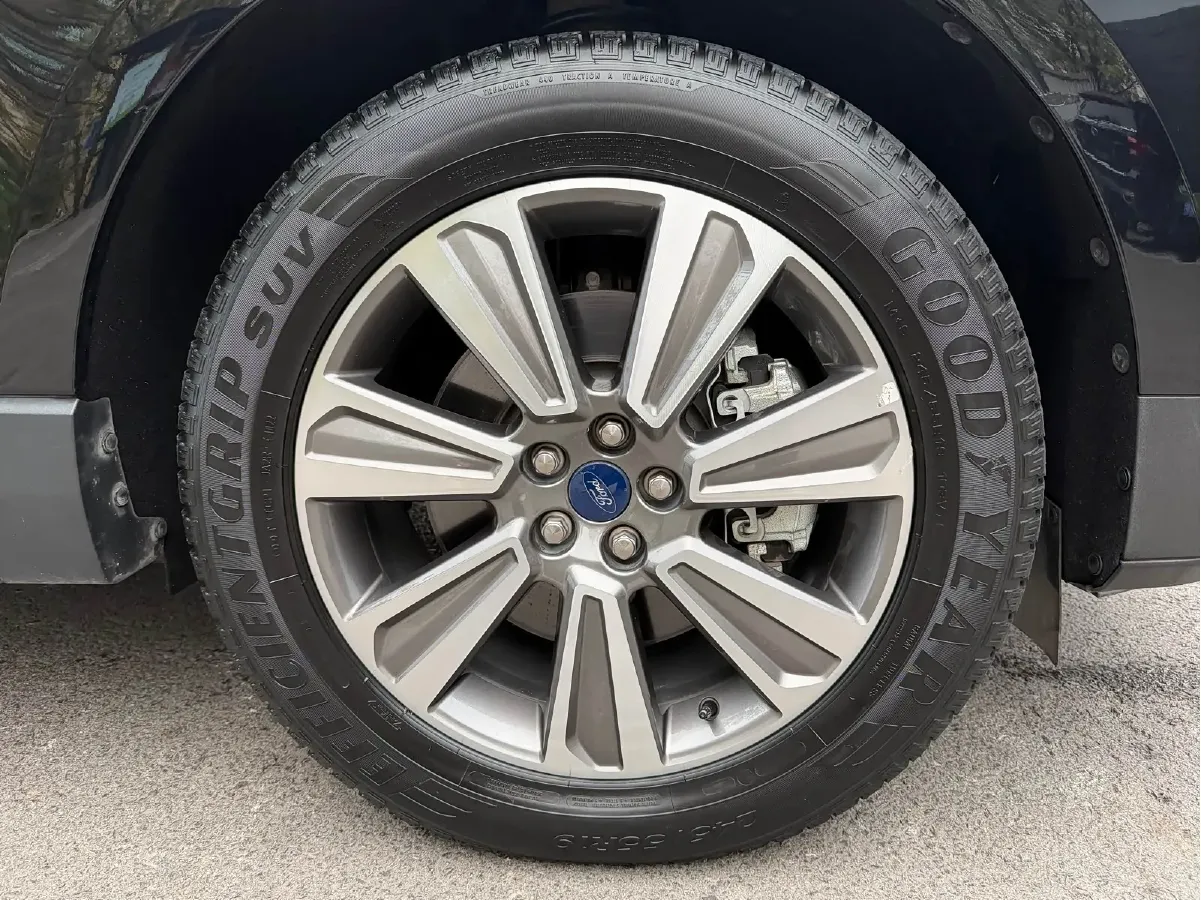 2022 Ford Edge 2.0T 245HP L4 8AT,autocango,china used car exporter,china ev exporter,chinese used car exporter,chinese used ev exporter