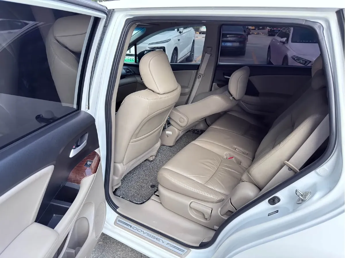 2014 Honda Odyssey 2.4L 181HP L4 5AT,autocango,china used car exporter,china ev exporter,chinese used car exporter,chinese used ev exporter