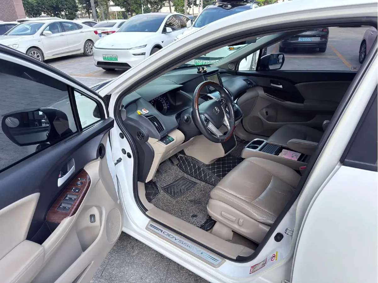 2014 Honda Odyssey 2.4L 181HP L4 5AT,autocango,china used car exporter,china ev exporter,chinese used car exporter,chinese used ev exporter