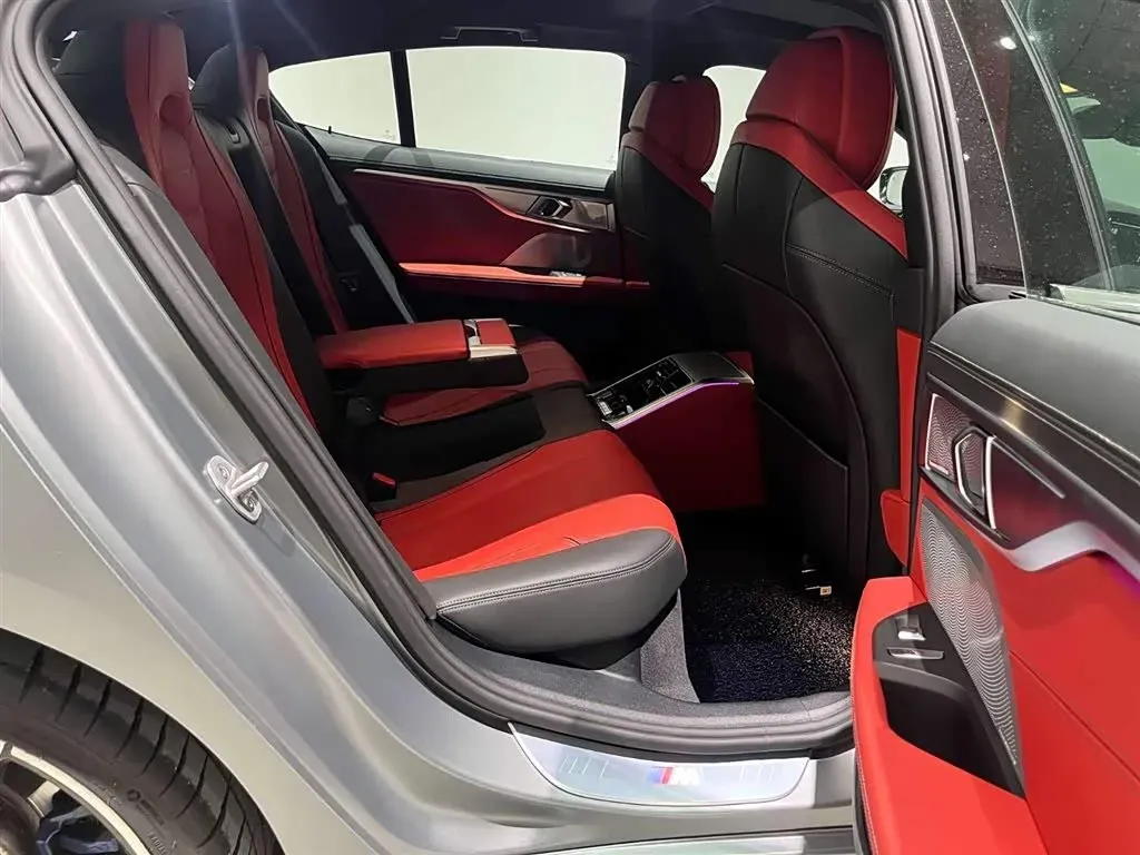 2022 BMW 8 Series 3.0T 333HP L6 8AT,autocango,china used car exporter,china ev exporter,chinese used car exporter,chinese used ev exporter