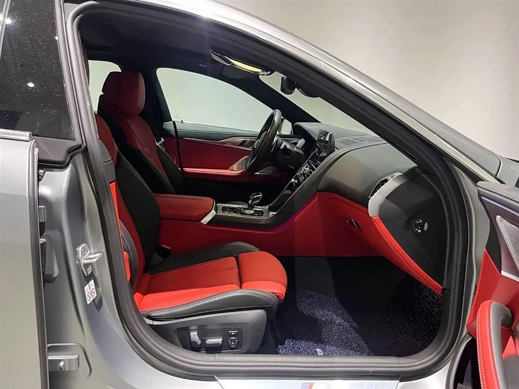 2022 BMW 8 Series 3.0T 333HP L6 8AT,autocango,china used car exporter,china ev exporter,chinese used car exporter,chinese used ev exporter