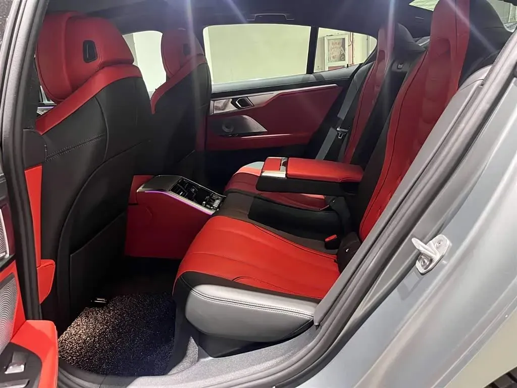 2022 BMW 8 Series 3.0T 333HP L6 8AT,autocango,china used car exporter,china ev exporter,chinese used car exporter,chinese used ev exporter