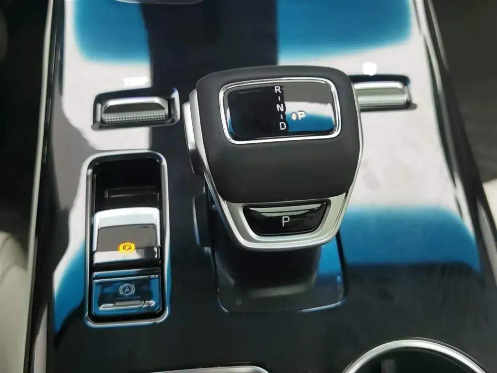 2024 DongFeng Forthing XingHai V9 1.5T 154HP L4 1DHT PHEV 34.944KWH,autocango,china used car exporter,china ev exporter,chinese used car exporter,chinese used ev exporter