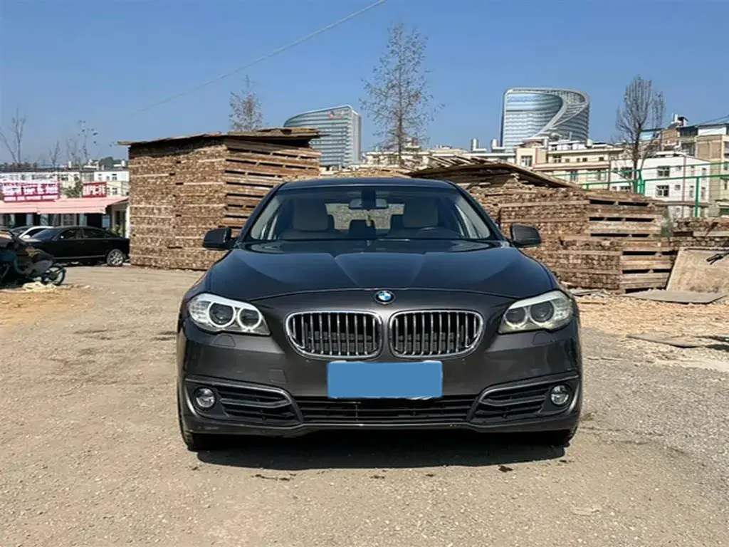 2012 BMW 5 Series 2.5L 177HP L6 8AT