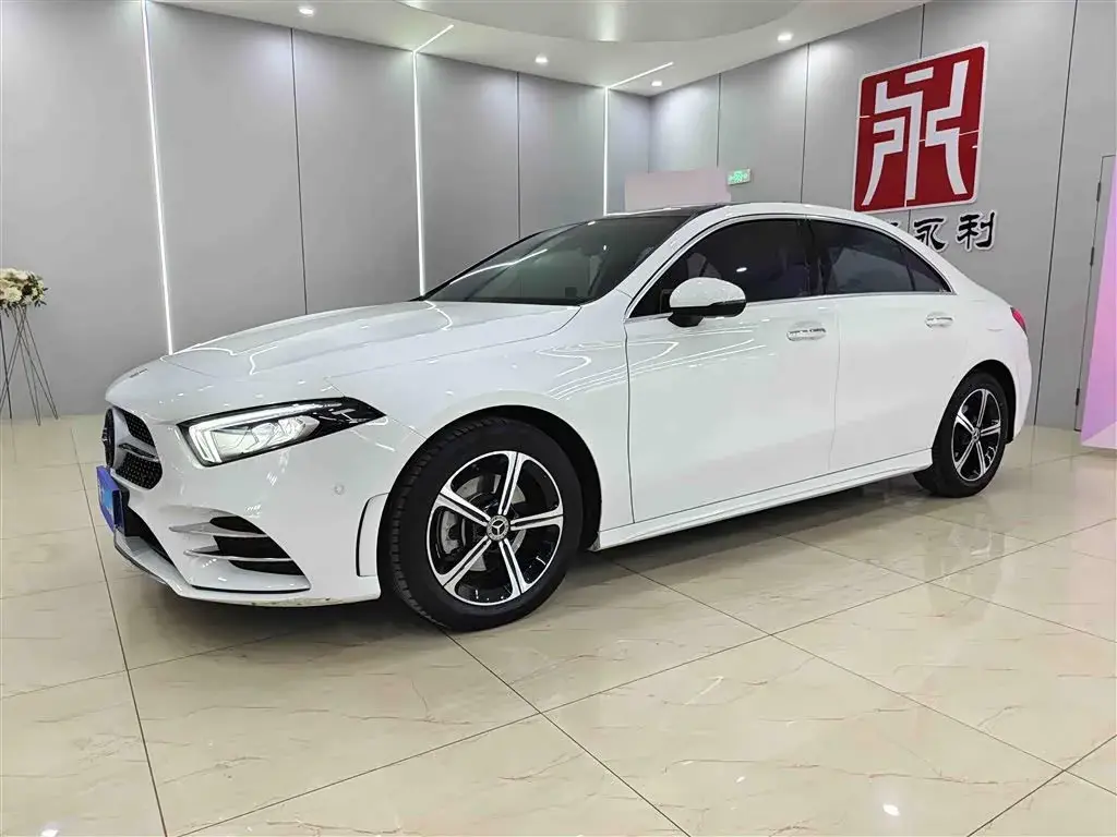 2022 Mercedes-Benz A Class 1.3T 163HP L4 7DCT 2022 Mercedes-Benz A Class 1.3T 163HP L4 7DCT
