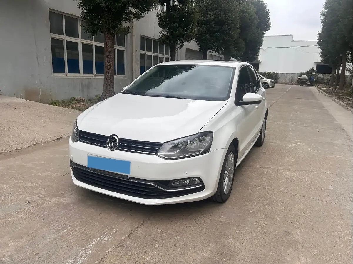 2016 Volkswagen Polo 1.6L 110HP L4 6AT