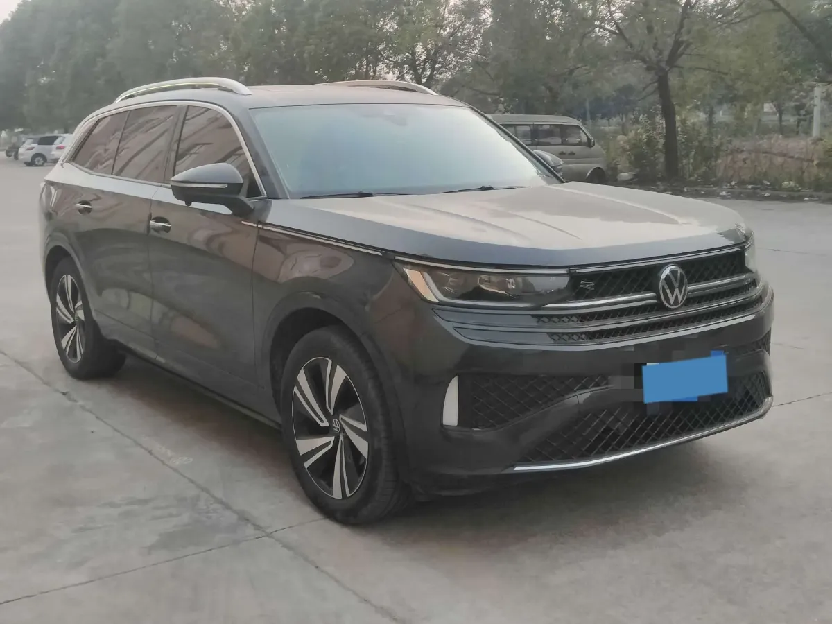 2023 Volkswagen Tavendor 2.0T 220HP L4 7DCT,autocango,china used car exporter,china ev exporter,chinese used car exporter,chinese used ev exporter