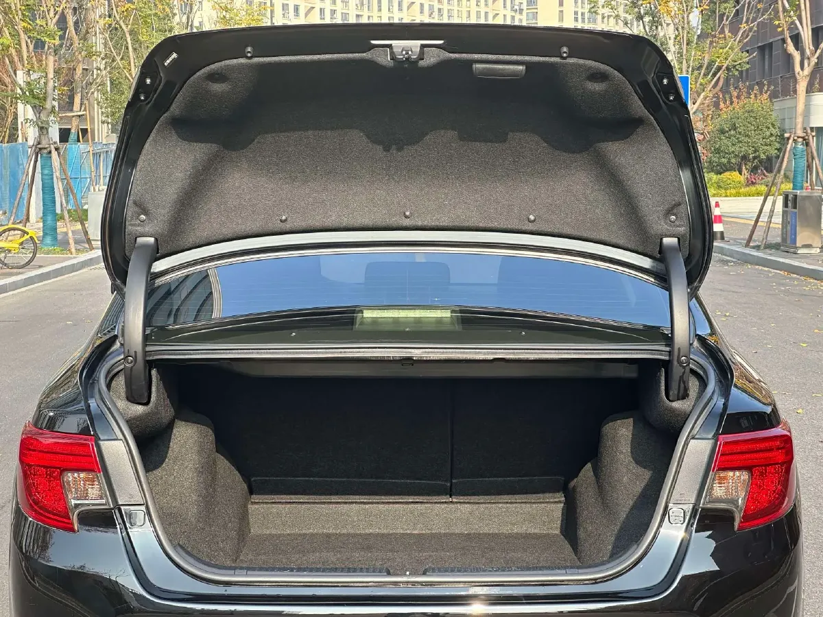 2013 Toyota Reiz 2.5L 193HP V6 6AT,autocango,china used car exporter,china ev exporter,chinese used car exporter,chinese used ev exporter