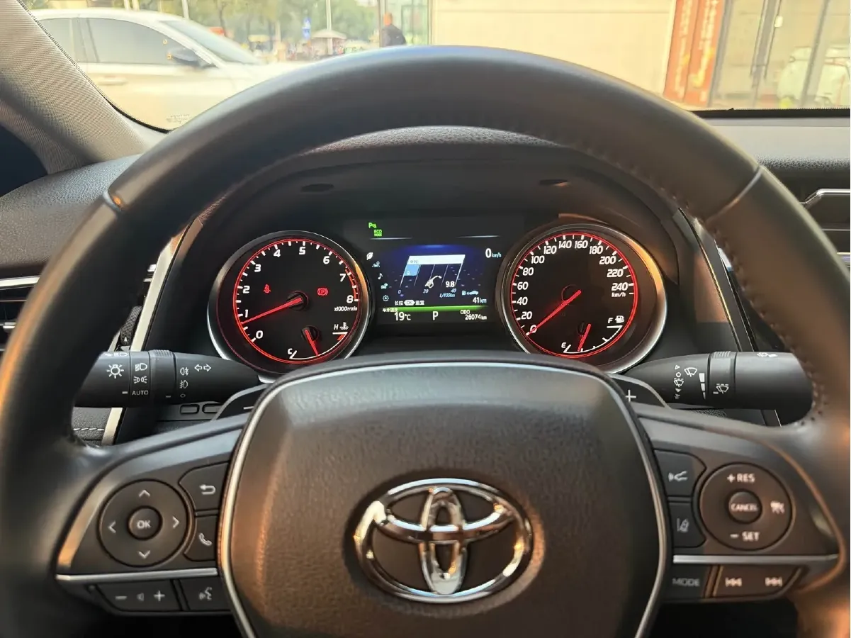 2018 Toyota Camry 2.5L 209HP L4 8AT,autocango,china used car exporter,china ev exporter,chinese used car exporter,chinese used ev exporter