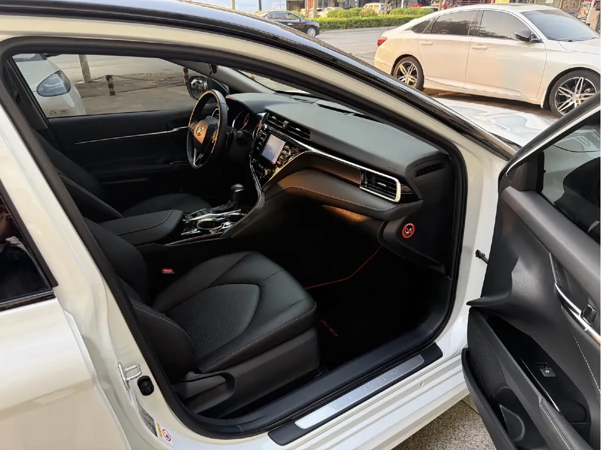 2018 Toyota Camry 2.5L 209HP L4 8AT,autocango,china used car exporter,china ev exporter,chinese used car exporter,chinese used ev exporter